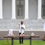 Pemerintah akan segera membagikan paket vitamin dan obat untuk mereka yang positif Covid-19 dan menjalani isolasi mandiri