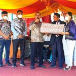 Bupati Bakhtiar Serahkan Dana Hibah Rp1 Miliar Untuk Pembangunan Distrik XXXIII Barus Raya, Praeses: Bapak Bupati Sudah Menjadi Berkat