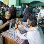 Suherman, Kepala Desa Lenggah Sari Libatkan Binmaspol & Babinsa Dalam Pembagian BPNT