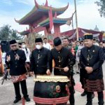 Letkol.Inf. M. Horison Ramadhan. Dandim 0509, Bersama Dedy Supriyadi, Sekda Kabupaten Bekasi. Lepas Ratusan Kirab Budaya