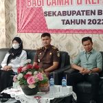 Junaefi S. STP. M.Si. Bersama H Najmudin Sag. M. Ling. Beserta Kepada Desa dari enam Kecamatan, Hadiri Pembinaan Hukum