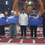 Deputi Gubernur BI Juda Agung Salurkan PSBI untuk 4 Masjid di Sibolga