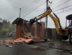 Pemko Medan Bongkar Posko OKP di Kec. Medan Amplas