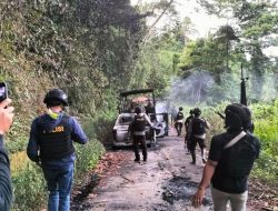 KBB Menutup Akses Jalan Trans-Yapen Saubeba-Angkaisera Di Distrik Yapen Utara,Kabupaten kepulaun Yapen,Papua.