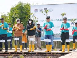 Pj Bupati Tapteng Apresiasi Dan Dukung Penanaman Mangrove Oleh PT Agincourt Resources
