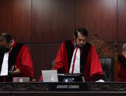 Heboh,9 Hakim Konstitusi Dilaporkan ke Polisi