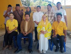 Fitri Krisnawati Tanjung Serahkan Kurban 1 Lembu kepada Partai Golkar Tapteng