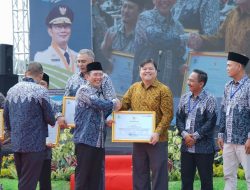 Fajar Paper Terima Penghargaan PJ Bupati Bekasi Atas Sinergitas dan Dukungan kepada Koperasi Karyawan Surya Abadi
