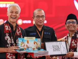 Ganjar Lebih Memilih Berpakaian Hitam Daripada Berpakaian Bergaris