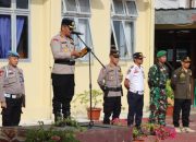 Viral,, Wakapolres Tapanuli Utara Kompol. SP Nahampun. Terjebak Diantara Lumpur dan Material, Akhirnya Bermalam Bersama Warga