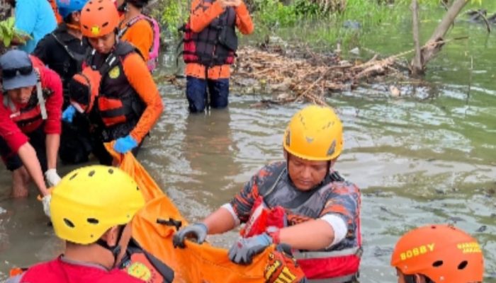 Ike Rahmawati. Pj Kepala Desa Sumberjaya Apresiasi Kinerja Tim SAR Gabungan Dalam Mengevakuasi Korban di Danau Griya Asri Dua