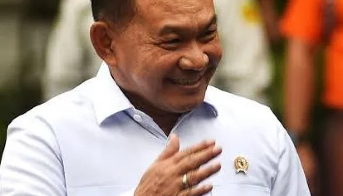 Jenderal TNI (Purn) Dr. Dudung Abdurahman. Kepala Staf Kepresidenan Ultimatum Pelaksanaan MBG: Tak Sesuai Aturan di Lapangan, Akan Dibabat