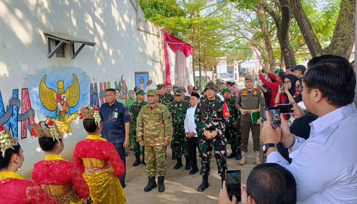 Dandim 0509/Kab.Bekasi, Letkol Inf Michael Ronald, S.I.P., M.H.I.Pimpin Upacara Pembukaan TMMD ke-126 di Desa Wibawamulya