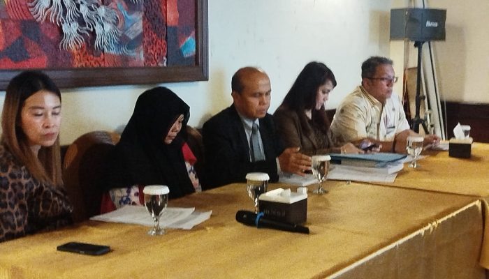 BONGKAR FRAMING REKAYASA TERLAPOR,POLRES METRO TANGERANG KOTA,DI DESAK SEGERA TETAPKAN TERSANGKA KASUS PENGEROYOKAN Yuni Asih