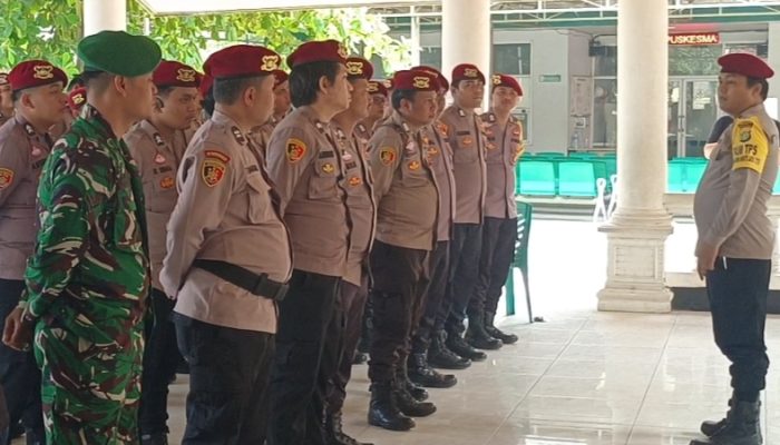 Drs Sopian Hadi. Camat Tambun Selatan, Apresiasi Kinerja Panitia Pilkades Se- kecamatan Tambun Selatan, dan Sampaikan Terimakasih Kepada TNI/Polri Seluruh Tahapan Pilkades Berjalan Lancar, Aman, dan Kondusif
